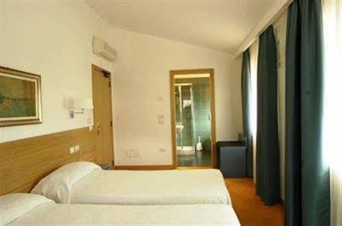 Albergo Al Caminetto 托尔博莱 外观 照片